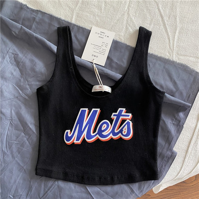 Γυναικεία κοντή αμάνικη  μπλούζα με απλικέ και φαρδιά τιραντάκια