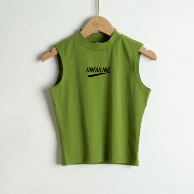 Γυναικεία αμάνικη μπλούζα με επιγραφή και χαμηλό γιακά