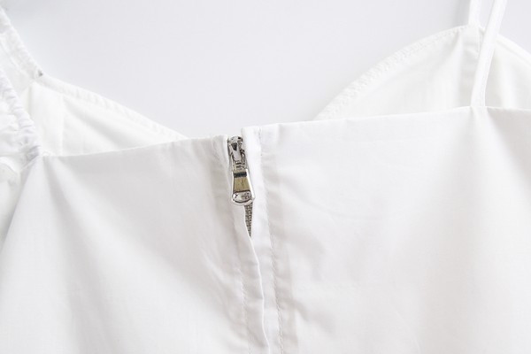 Naiste V-kaelusega ja lokkidega rinnakas