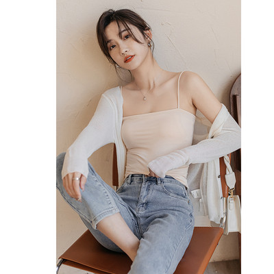 Γυναικείες αάνικες  μπλούζες με λεπτά τιραντάκια - προσαρμοσμένο μοντέλο