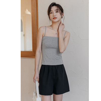 Γυναικείες αάνικες  μπλούζες με λεπτά τιραντάκια - προσαρμοσμένο μοντέλο