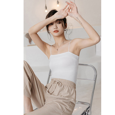 Γυναικείες αάνικες  μπλούζες με λεπτά τιραντάκια - προσαρμοσμένο μοντέλο