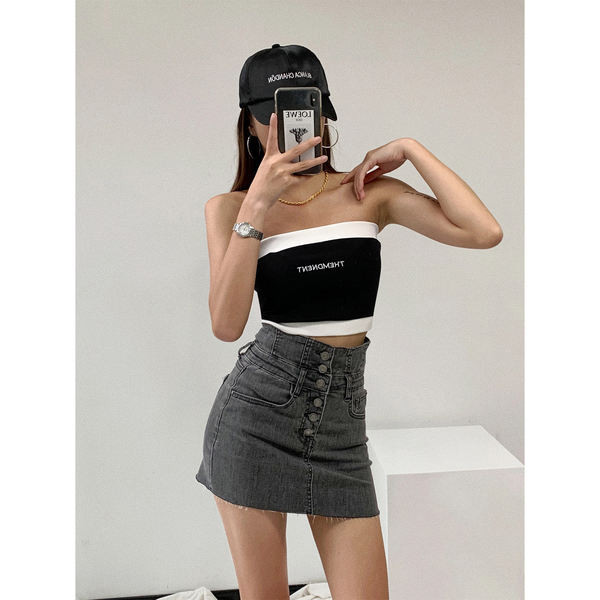 Naiste lühike rinnasärk musta tikandiga