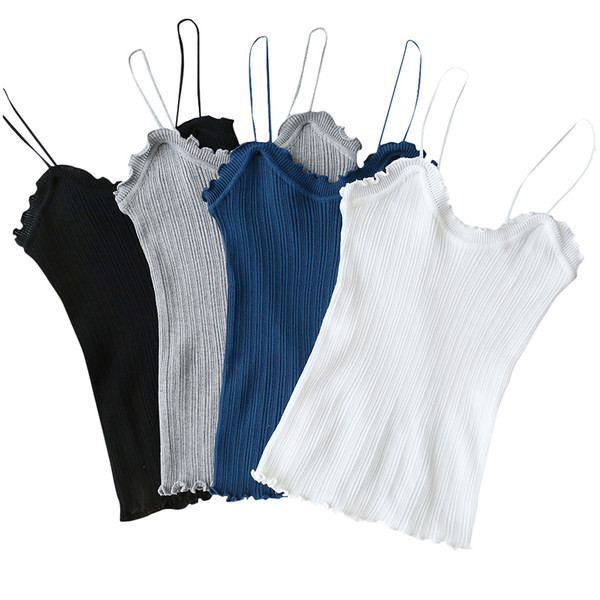 Naiste vabaaja topp lokkide ja õhukeste rihmadega