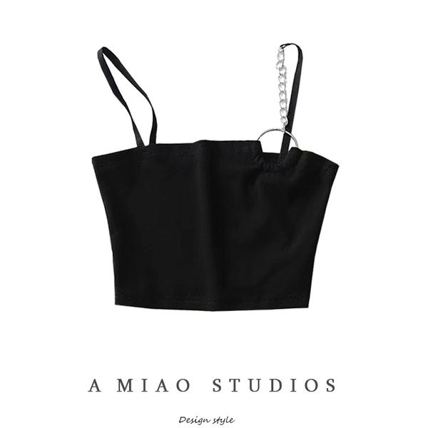 Peenikeste rihmade ja metallelemendiga naiste rinnakorv