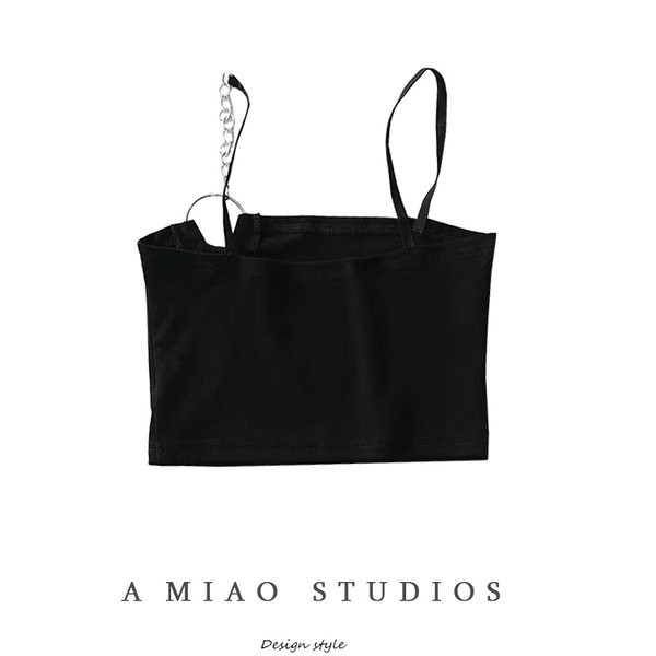 Peenikeste rihmade ja metallelemendiga naiste rinnakorv