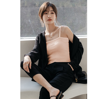 Naiste velvetist topp ja mitmes värvitoonis õhukesed rihmad