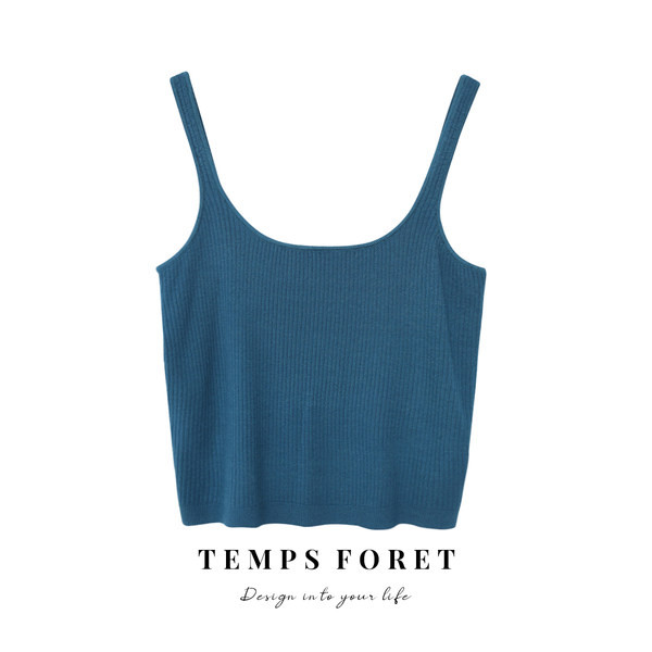 Γυναικεία αμάνικι μπλούζα με λεπτά τιραντάκια και στρογγυλή λαιμόκοψη