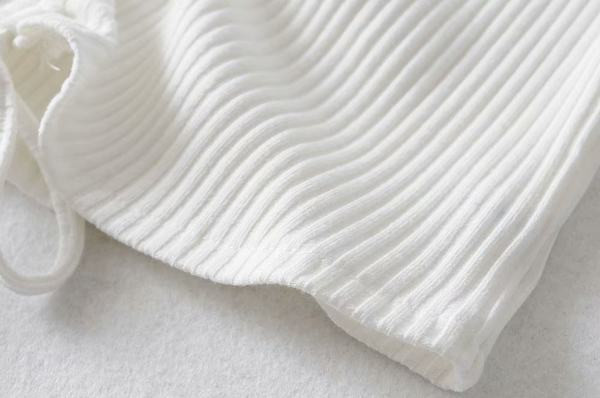 Naiste lühike lipsude ja õhukeste rihmadega topp