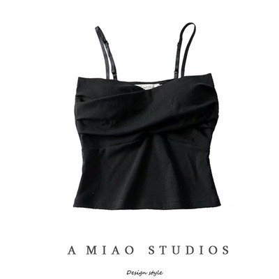 Reguleeritavate rihmadega naiste rinnahoidja