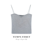 Naiste vabaaja topp õhukeste rihmade ja kandilise kaelusega