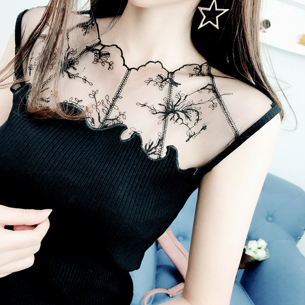 Kaasaegne pitsiga ja laiade rihmadega topp