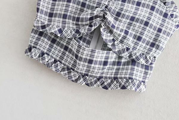 V-kaelusega ja peenikeste rihmadega vabaaja rinnahoidja naistele