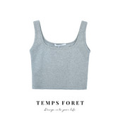 Lühike laiade rihmade ja ümara kaelusega naiste topp