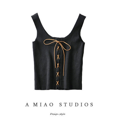 Γυναικεία αμάνικι μπλούζα από λεπτό πλέξιμο με κορδόνια
