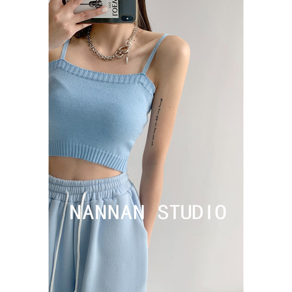 Naiste vabaaja õhukeste rihmadega kootud topp