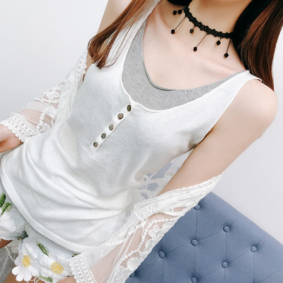 Igapäevane ovaalse dekoltee ja nööpidega topp