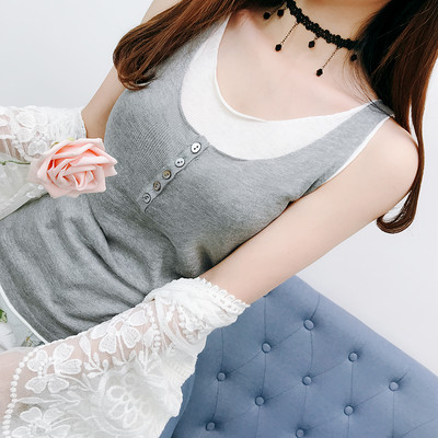 Igapäevane ovaalse dekoltee ja nööpidega topp