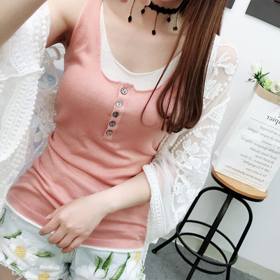 Igapäevane ovaalse dekoltee ja nööpidega topp