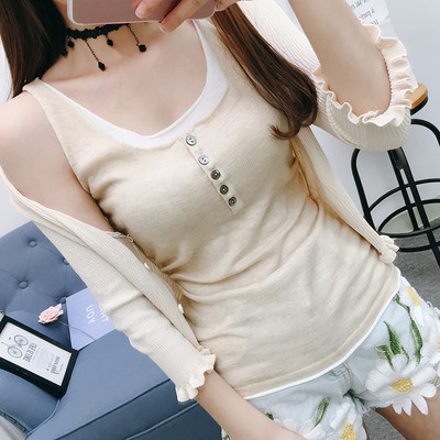 Igapäevane ovaalse dekoltee ja nööpidega topp