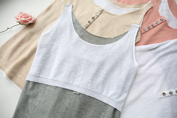 Igapäevane ovaalse dekoltee ja nööpidega topp