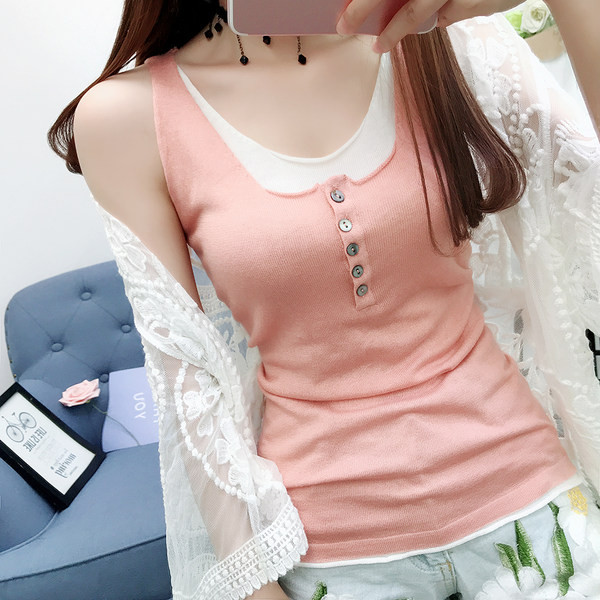 Igapäevane ovaalse dekoltee ja nööpidega topp