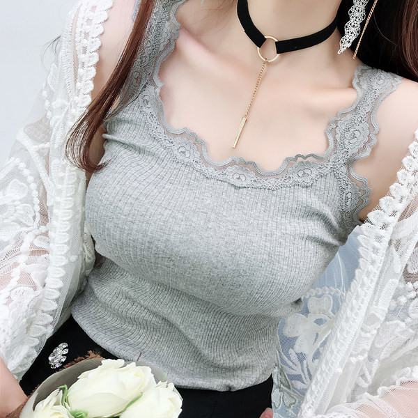 Γυναικεία ελαστική αμάνικη μπλούζα με δαντέλα