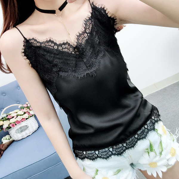 Moteriška satino viršutinė marškinėlė su nėriniais