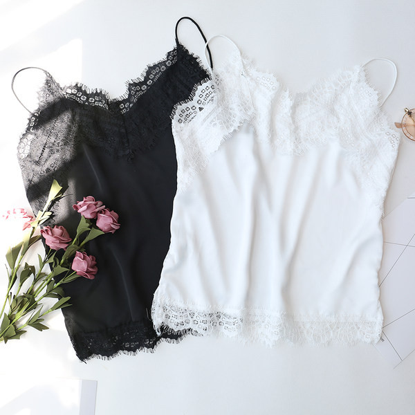 Moteriška satino viršutinė marškinėlė su nėriniais