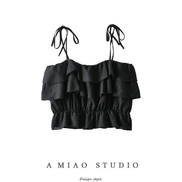 Naiste lühike õhukeste rihmade ja lokkidega topp