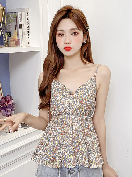 Õhukeste rihmade ja mitmes värvitoonis lillemustriga naiste topp