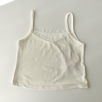 Lillemustri ja õhukeste rihmadega naiste vabaaja topp