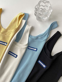 Ühevärviline ovaalse kaelusega naiste topp – puhas mudel