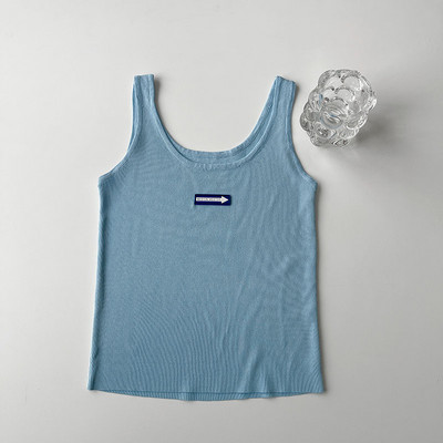 Ühevärviline ovaalse kaelusega naiste topp – puhas mudel