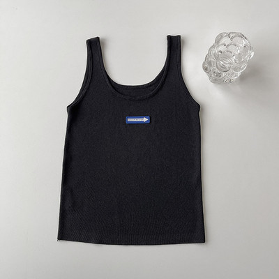 Ühevärviline ovaalse kaelusega naiste topp – puhas mudel