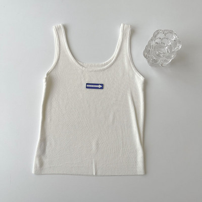 Ühevärviline ovaalse kaelusega naiste topp – puhas mudel