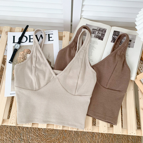 Dnevna ženska majica bez rukava s naramenicama i špic izrezom