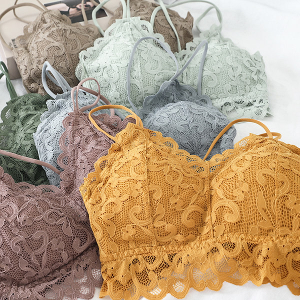 Κοντό γυναικείο δαντελωτό αμάνικο με με σταυρωτά τιραντάκια στη πλάτη