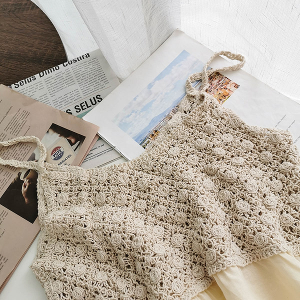 Peenikeste kootud rihmadega naiste topp