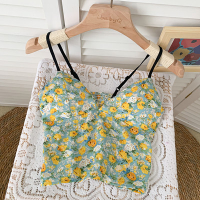 Καθημερινή γυναικεία αμάνικη μπλούζα - με λουλουδάτο μοτίβο και λεπτά τιραντάκια