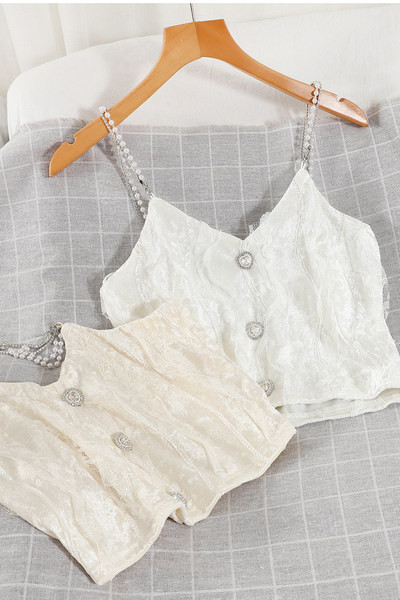 Γυναικεία βελούδινη αμάνικη μπλούζα με διακοσμημένα κουμπιά και τιράντες από πέρλες