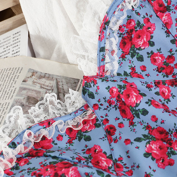 Γυναικείο μπουστάκι με λουλουδάτο μοτίβο και δαντέλα