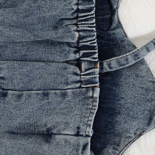 Γυναικείο δαντελωτό αμάνικο  με λεπτά τιραντάκια