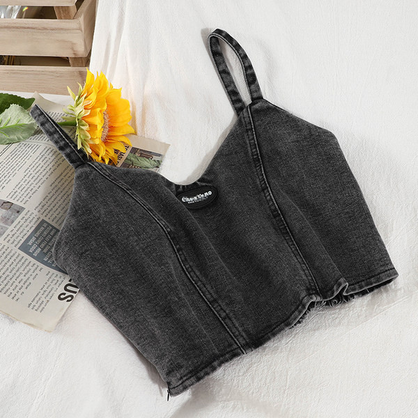 Γυναικείο δαντελωτό αμάνικο  με λεπτά τιραντάκια