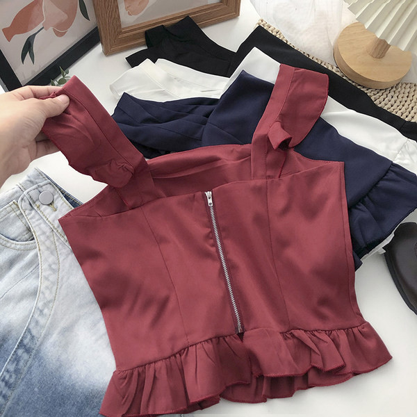 Majica s četvrtastim izrezom i širokim naramenicama