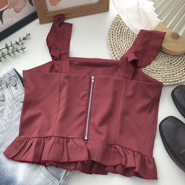 Majica s četvrtastim izrezom i širokim naramenicama