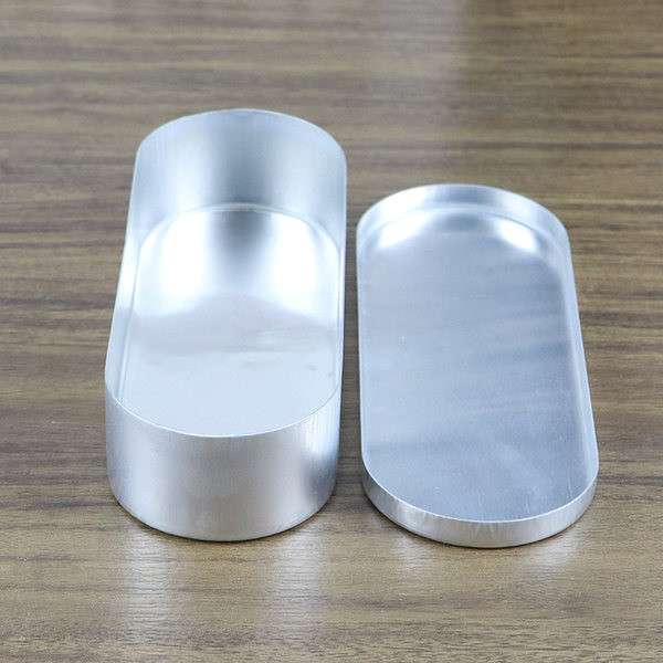 Aluminum box suitable for cleaning cosmetic tools