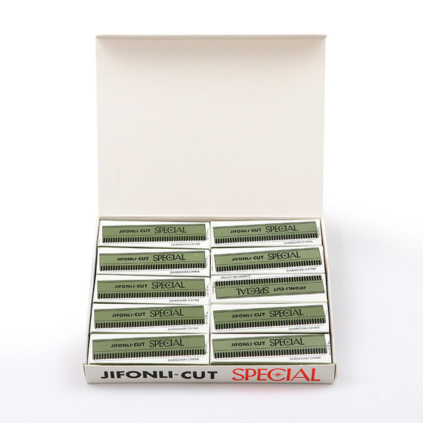 Γυναικείο σετ κατάλληλο για τη διαμόρφωση των φρυδιών