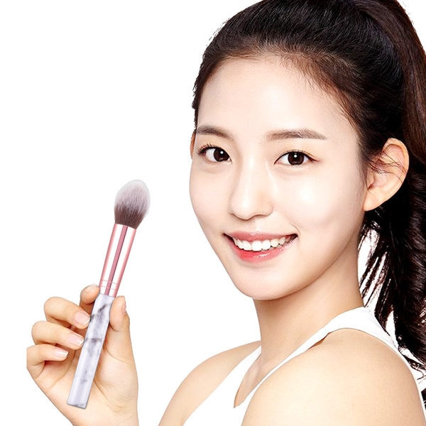 Πινέλο κατάλληλο για μακιγιάζ