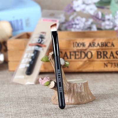 Βούρτσα κατάλληλη για εφαρμογή eyeliner